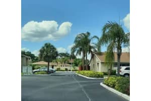 2763 Woodgate Ln #111, SARASOTA