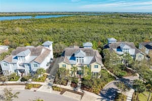 267 Sapphire Lake Dr #202, BRADENTON