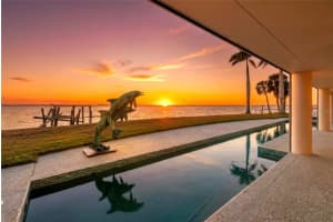 320 S Shore Dr, SARASOTA