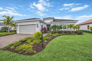8012 Clearwater Ct, SARASOTA