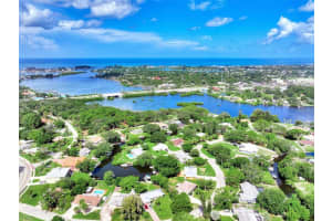 511 Dona Dr, NOKOMIS