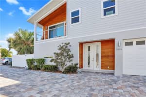 2054 Roselawn St, SARASOTA