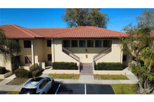 5221 Lake Village Dr #24, SARASOTA