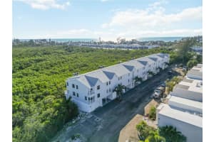 3607 E Bay Dr #206, HOLMES BEACH