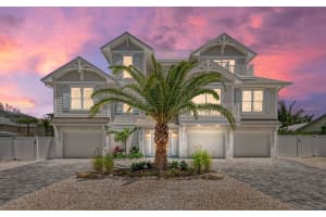 215 83rd St, HOLMES BEACH