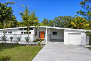 2715 Valencia Dr, SARASOTA