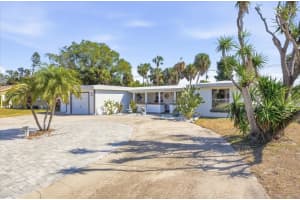 6035 Hopkins Dr N, BRADENTON