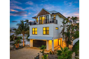 2200 Avenue B, BRADENTON BEACH