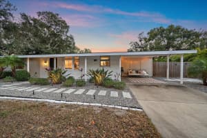 2438 Wisteria St, SARASOTA 2438 Wisteria St, SARASOTA