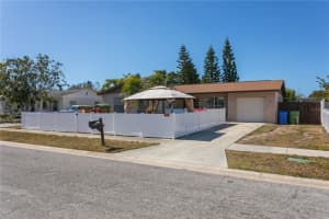 2710 38th St W, BRADENTON