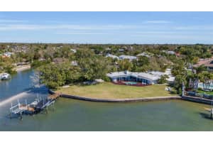 1306 S Lake Shore Dr, SARASOTA