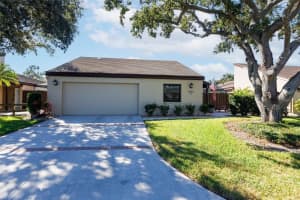 3694 Glen Oaks Manor Dr, SARASOTA