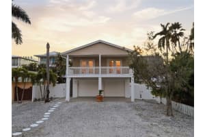 2112 Avenue B, BRADENTON BEACH