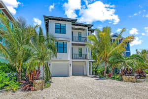 203 Bay Dr N, BRADENTON BEACH