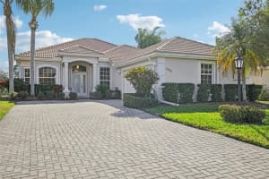 5260 Highbury Cir, SARASOTA