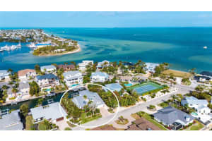 605 N Point Dr, HOLMES BEACH