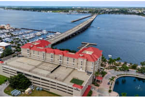 808 3rd Ave W #111, BRADENTON