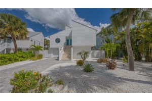 4939 Commonwealth Dr, SARASOTA