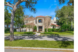 1655 South Dr, SARASOTA