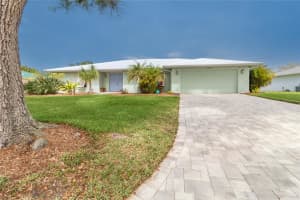 7926 Cypress Lake Dr, SARASOTA