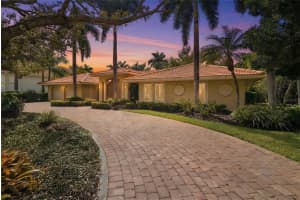218 Robin Dr, SARASOTA