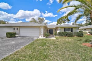7128 W Country Club Dr N, SARASOTA