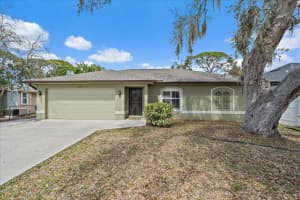 2843 New England St, SARASOTA