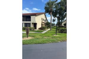 5689 Gardens Dr, SARASOTA