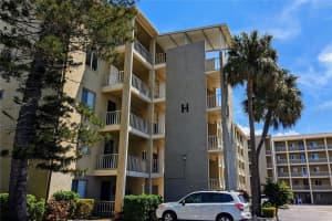 3807 Lake Bayshore Dr #h-416, BRADENTON