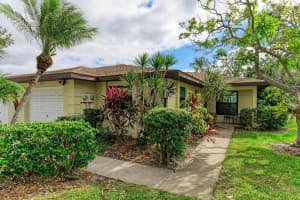 3316 Vivienda Blvd, BRADENTON