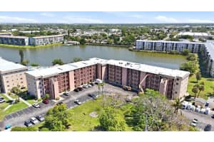 4137 Lake Bayshore Dr #c505, BRADENTON