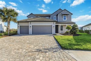 17109 Sweetwater Village Dr, LAKEWOOD RANCH