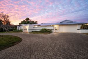 561 Birdie Ln, LONGBOAT KEY