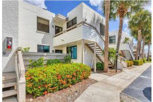 211 Lakewood Dr #211, BRADENTON