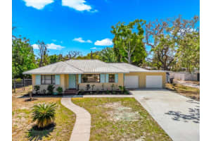 7807 Senrab Dr, BRADENTON