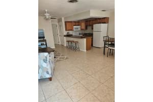 220 Park Blvd N #202, VENICE