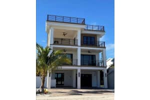 671 Avenida Del Norte, SARASOTA