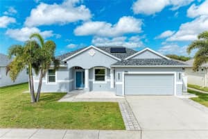 6422 2nd St E, BRADENTON