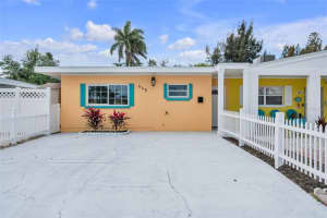 445 63rd St, HOLMES BEACH