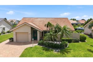 140 Inlets Blvd #140, NOKOMIS