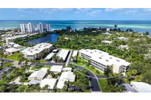 225 Hourglass Way #202, SARASOTA