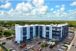 2901 26th St W #303, BRADENTON