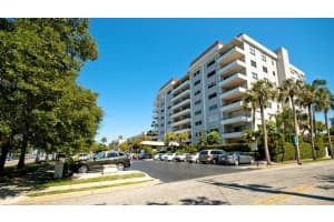 1400 Barcarrota Blvd #201, BRADENTON