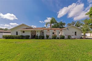 1403 Viola Dr, BRANDON
