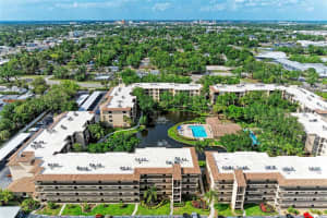 625 30th Ave W #g203, BRADENTON