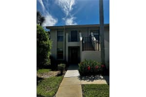 4644 Weybridge #10, SARASOTA