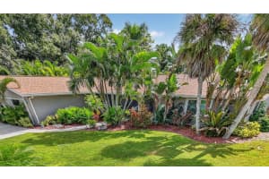 1884 Southpointe Dr, SARASOTA