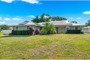 1821 Racimo Dr, SARASOTA