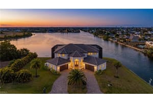 2003 Ne 10th Pl, CAPE CORAL