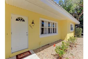 301 Avenida Madera #b, SARASOTA